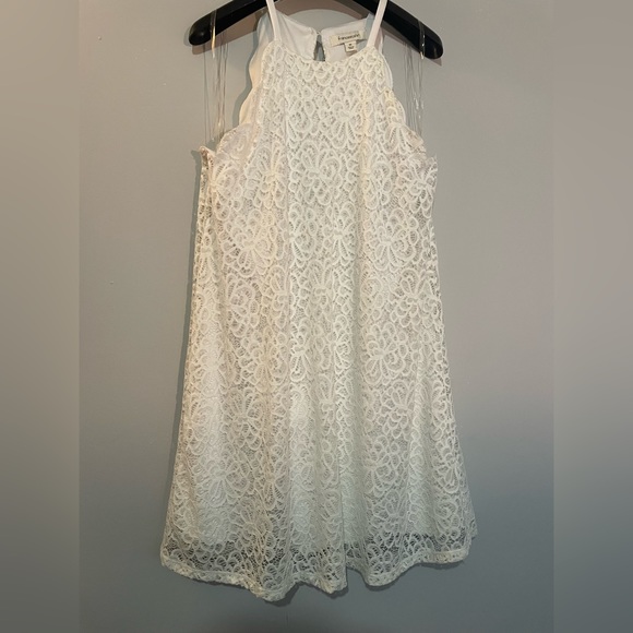 Francesca's Collections Dresses & Skirts - Francesca's Kylie Scallop Trim Solid Lace Shift DressWomen's Size M